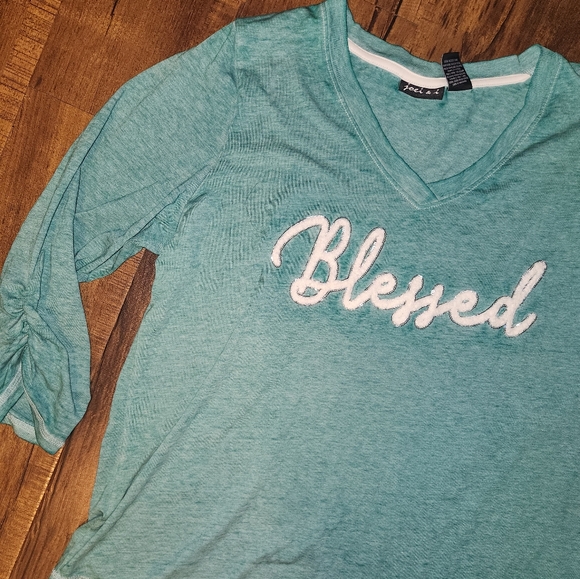 Joei & i Women's Plus Size 1X Blessed Shirt Top - Picture 2 of 3